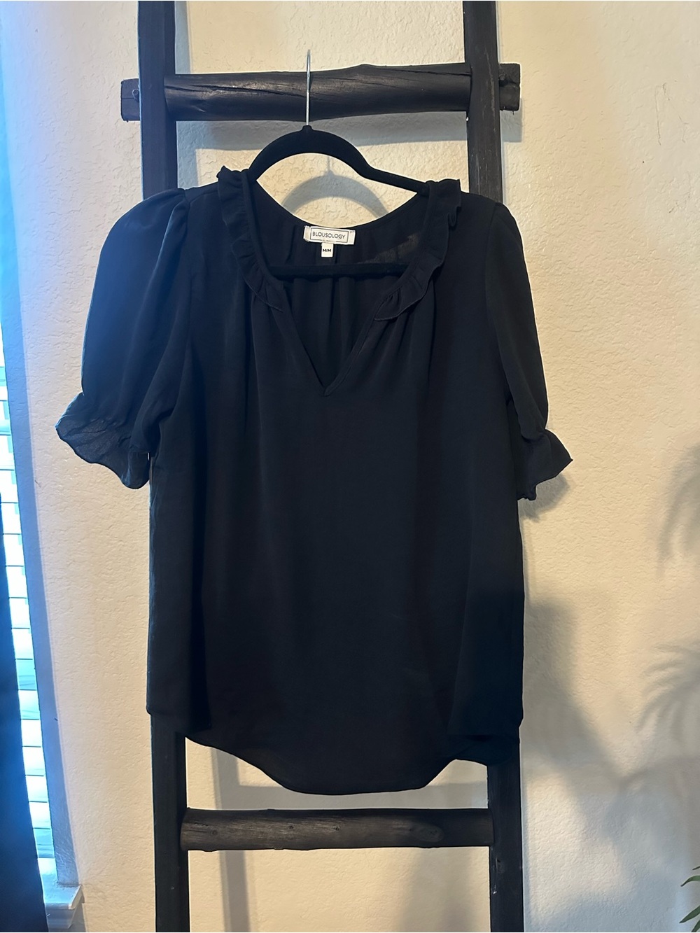 Source Unknown Black Ruffle-Trim Puff Sleeve Blouse